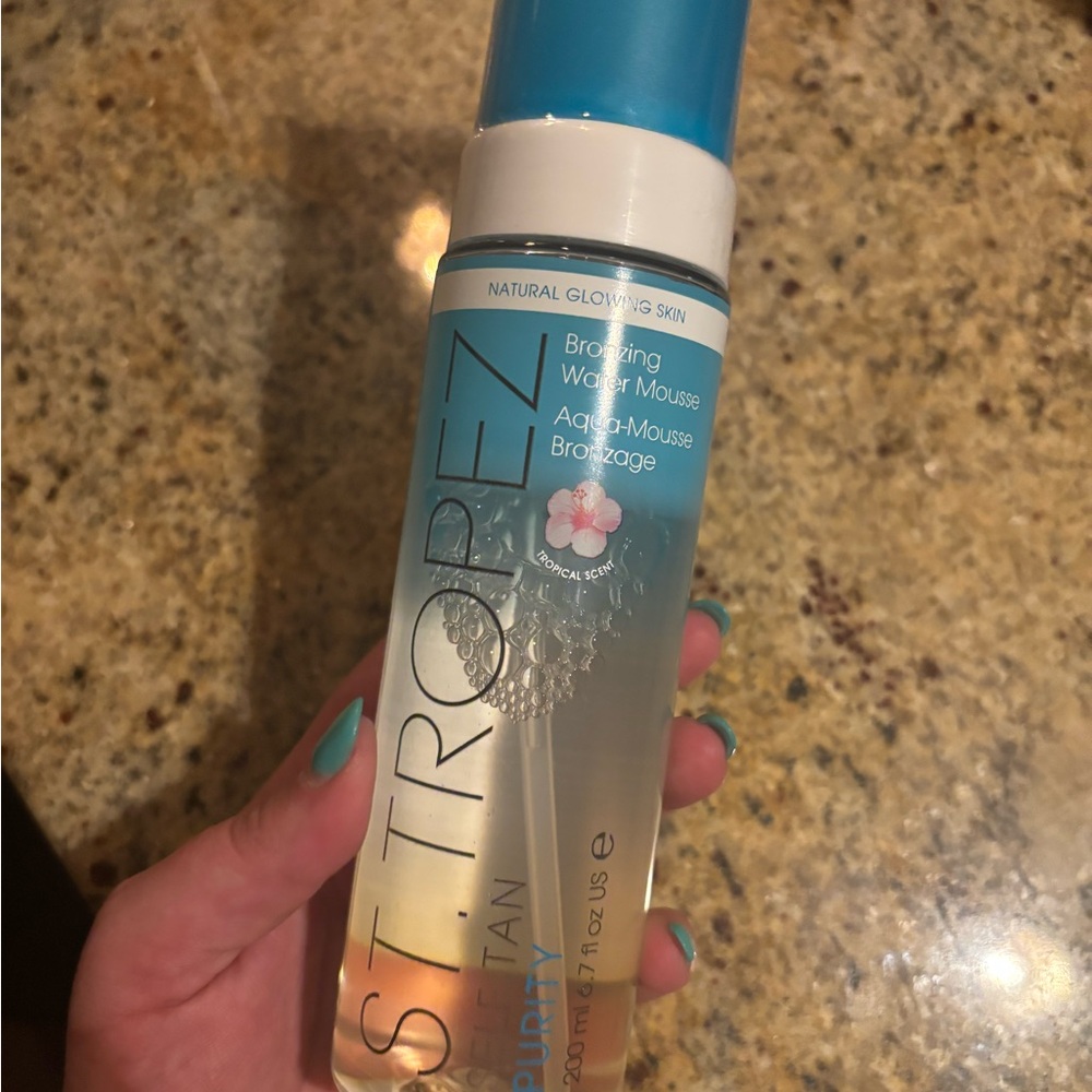 St. Tropez Aqua Bronzing Water Mousse - Picture 2 of 5